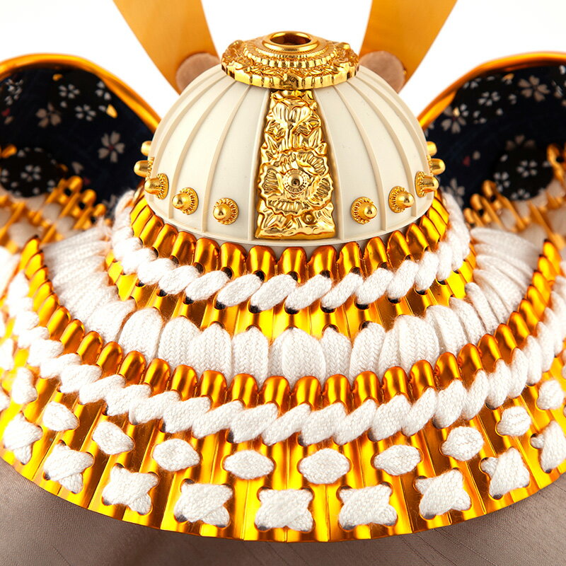 五月人形 コンパクト 兜収納飾り 兜飾り 宝童監修 白金牡丹大鍬兜 7号