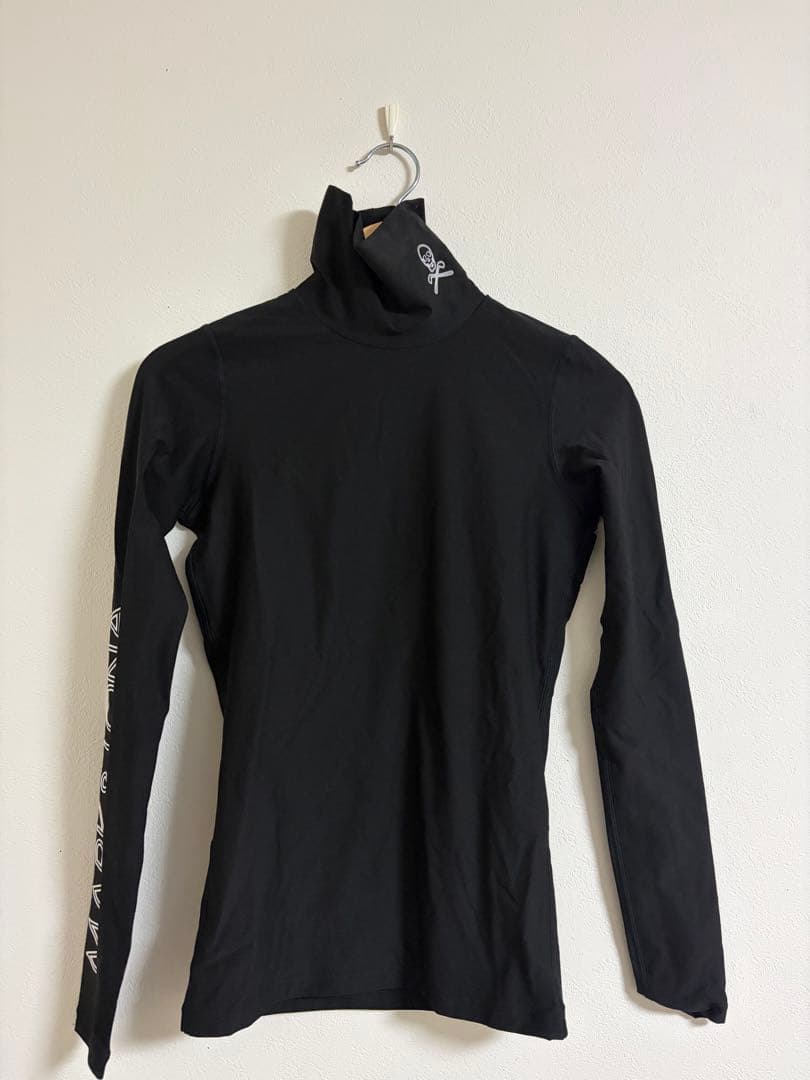 MARK & LONA ブラック タートルネックシャツ MARK&LONA - GOD ANTISTATIC FLEECE INNER / マイクロフリース素材