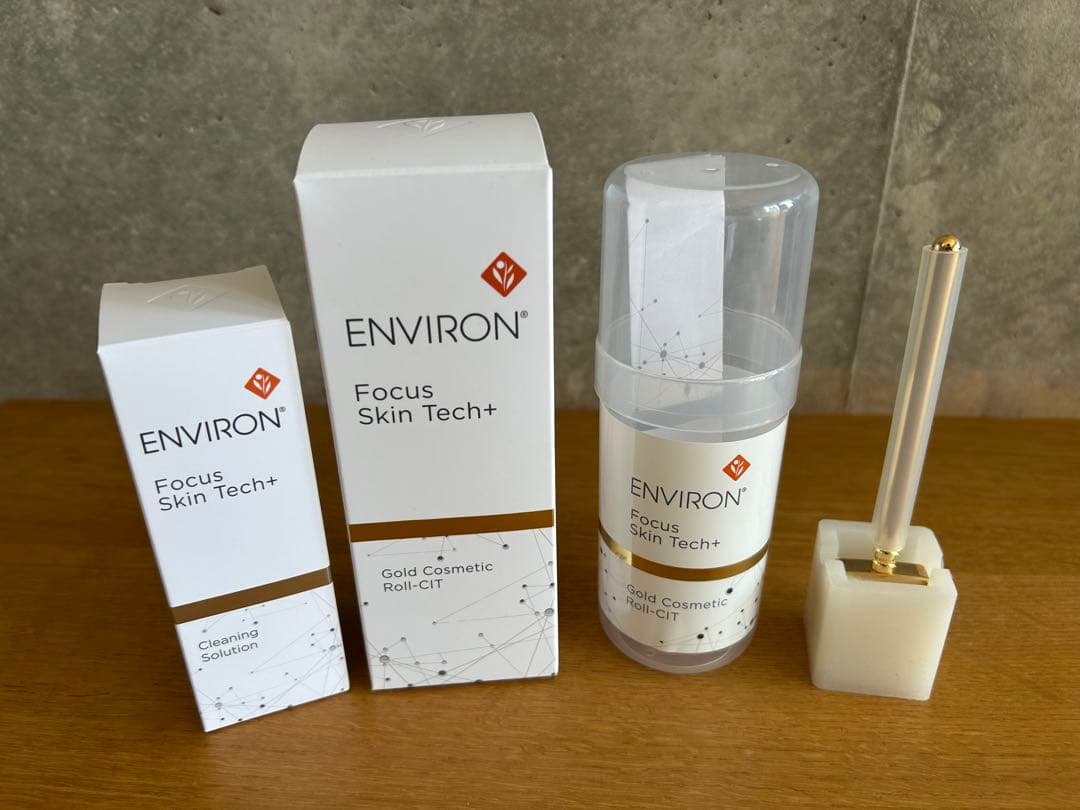 ENviron Focus Skin Tech+ ゴールドコスメティックローラー エンビロン公式】ゴールドコスメティックロールキット｜ビタミンA